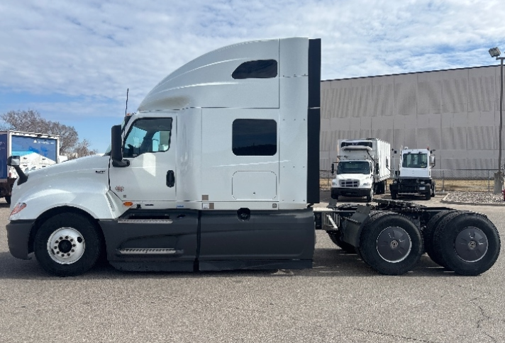 2022 International LT625