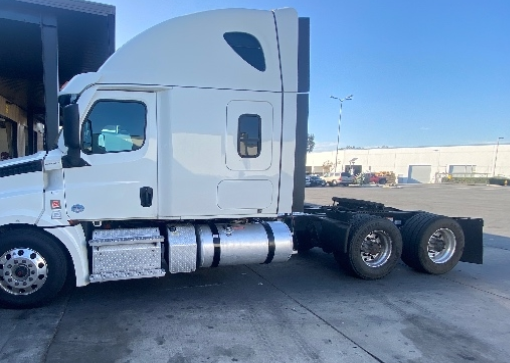 2021 Freightliner Cascadia 126