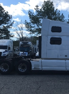 2022 Volvo VNL62860