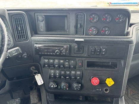 2019 INTERNATIONAL LT625